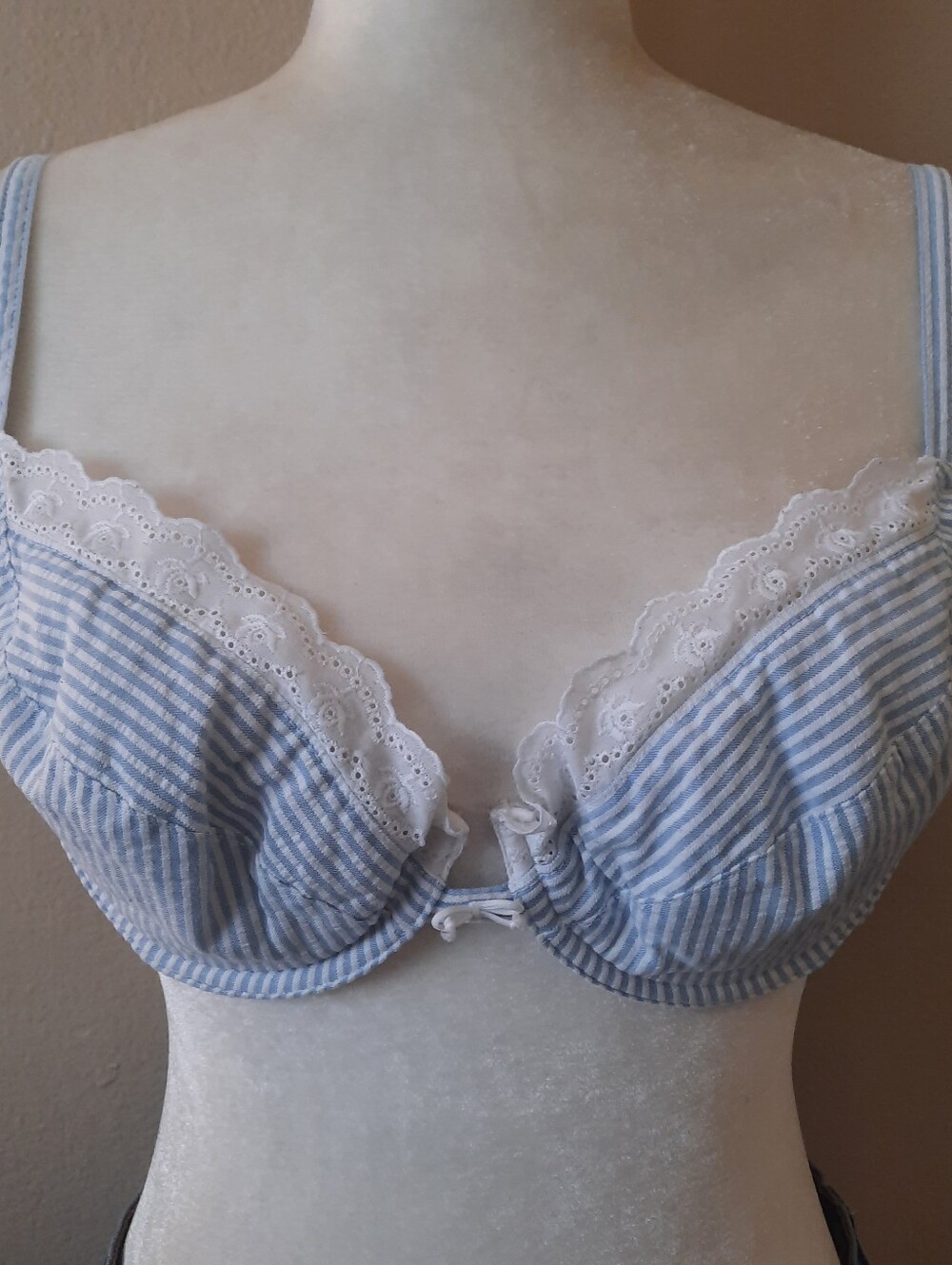 Vintage Victoria's Secret Striped Lace Trim Bra Size 38C Made In USA Blue White